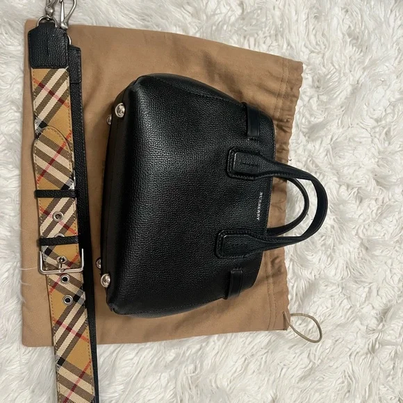 Small Burberry black banner tote - Picture 2 of 14